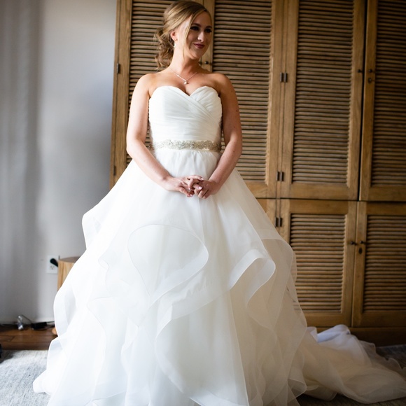 Dresses & Skirts - Wedding Dress